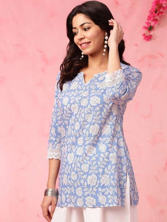 9PAbiy.jpg Women's Rayon Floral Printed Straight Short Kurti Set - Image 7
