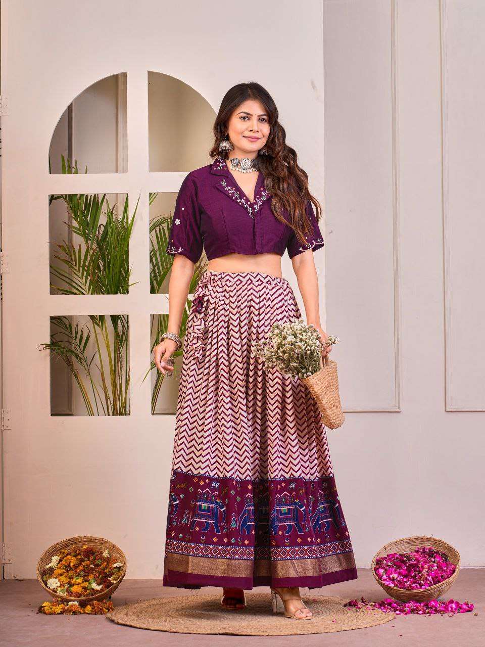 E6Pfmi.jpg Women's Tussar Silk Patola Print Lehenga Choli Set with Foil Work - Image 6