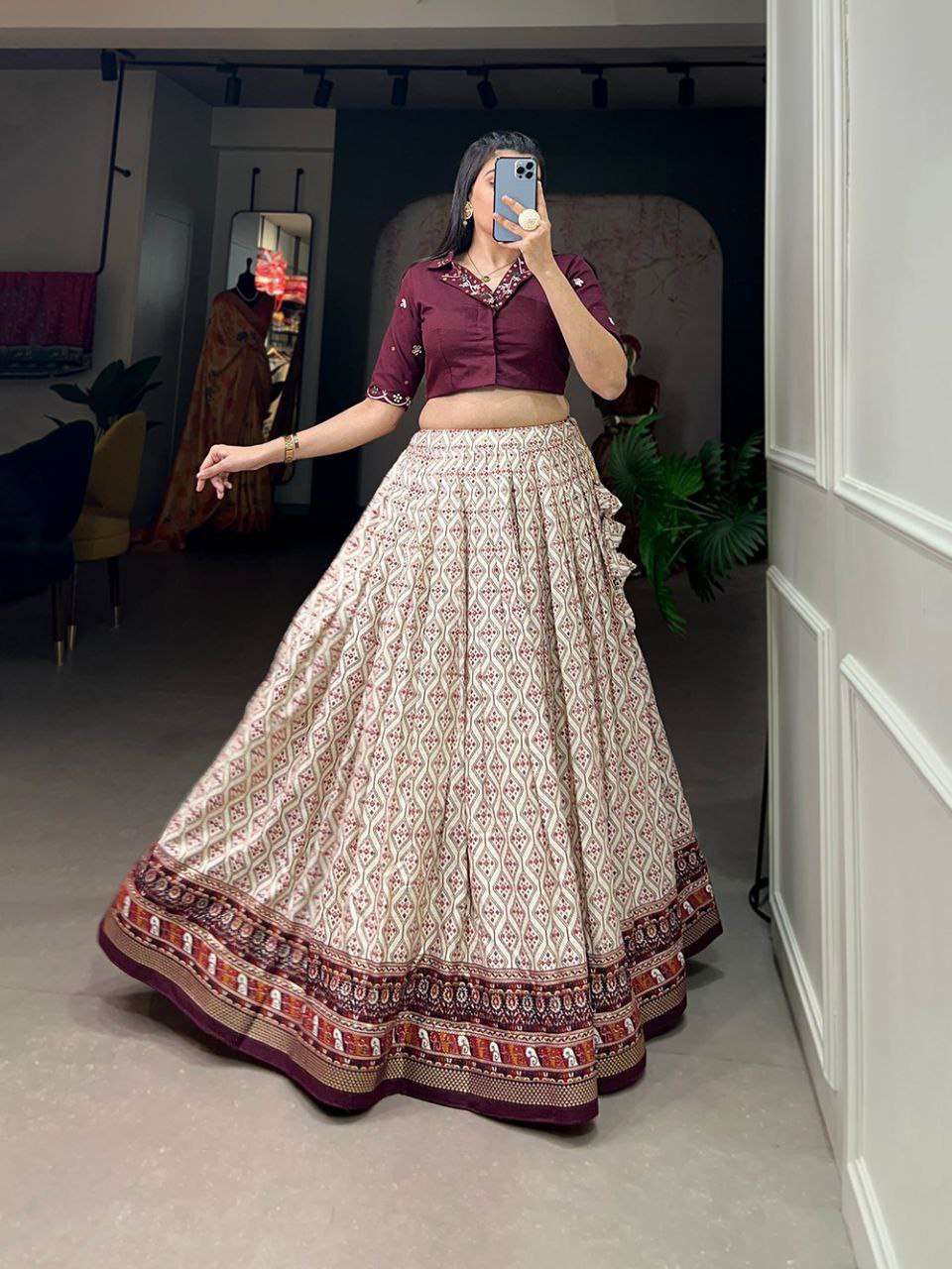 Ph0JBy.jpg Women's Printed Ethnic Lehenga Choli Set with Embroidered Blouse ? Stylish Festive Wear - Image 6
