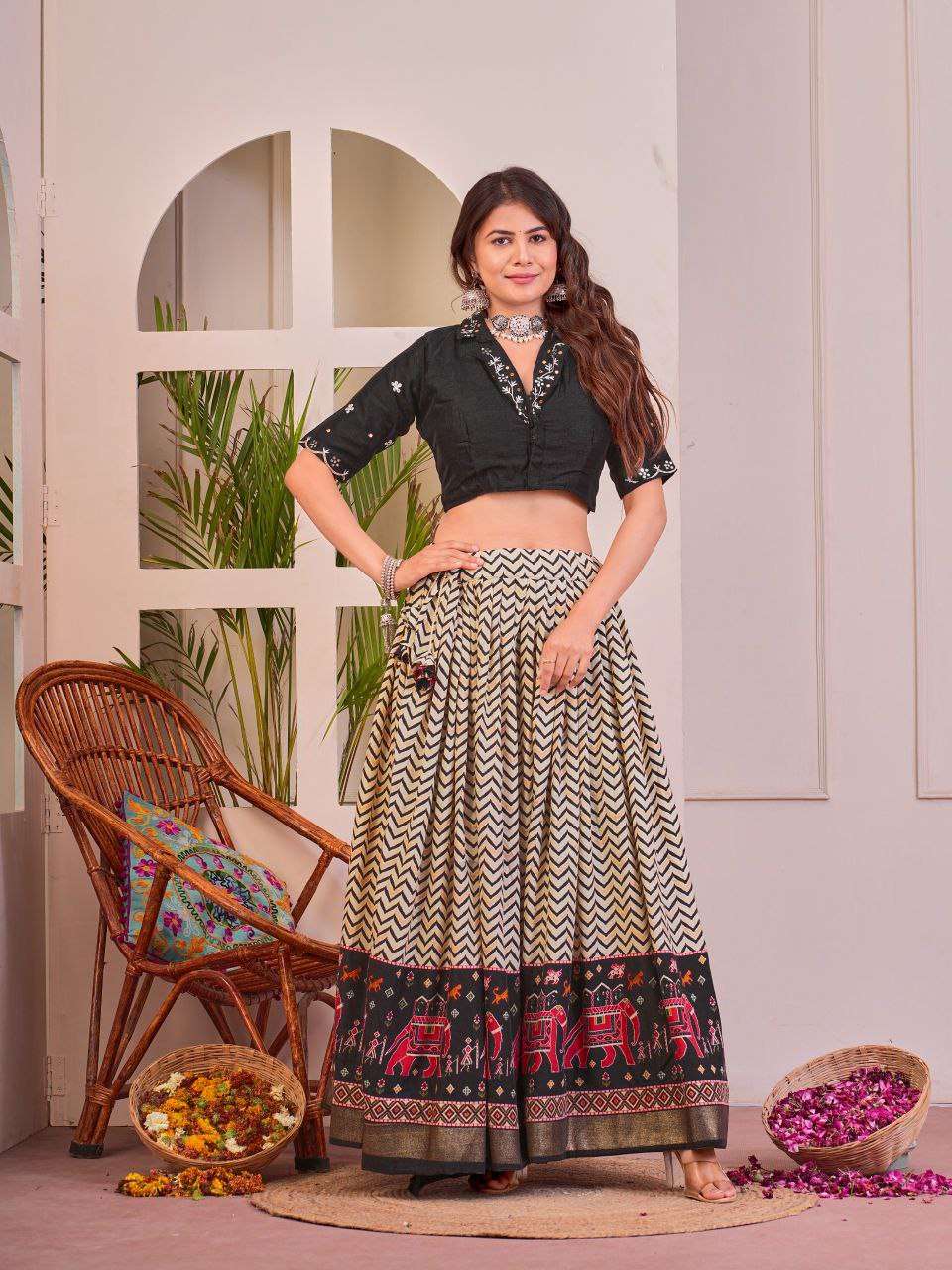VspCJC.jpg Women's Tussar Silk Patola Print Lehenga Choli Set with Foil Work - Image 10
