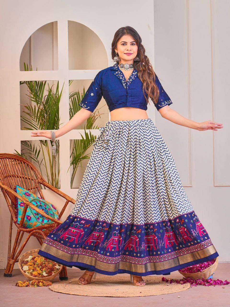 lfIf2J.jpg Women's Tussar Silk Patola Print Lehenga Choli Set with Foil Work - Image 19