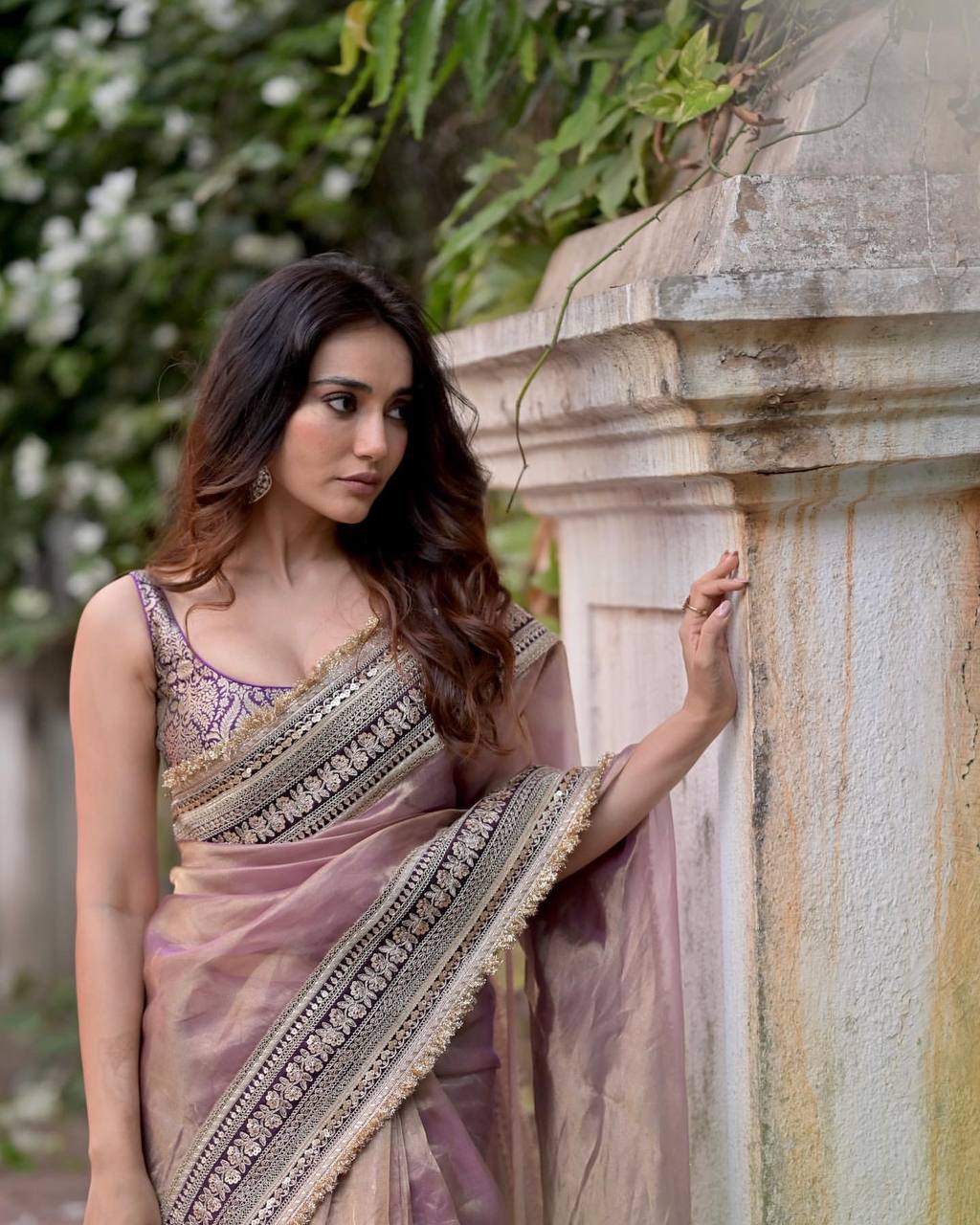 photo_6143033497053415197_y.jpg Women's Luxurious Mauve & Purple Art Silk Saree with Intricate Golden Zari & Broad Embroidered Border – Complete with Brocade Blouse for Festive & Wedding Wear
