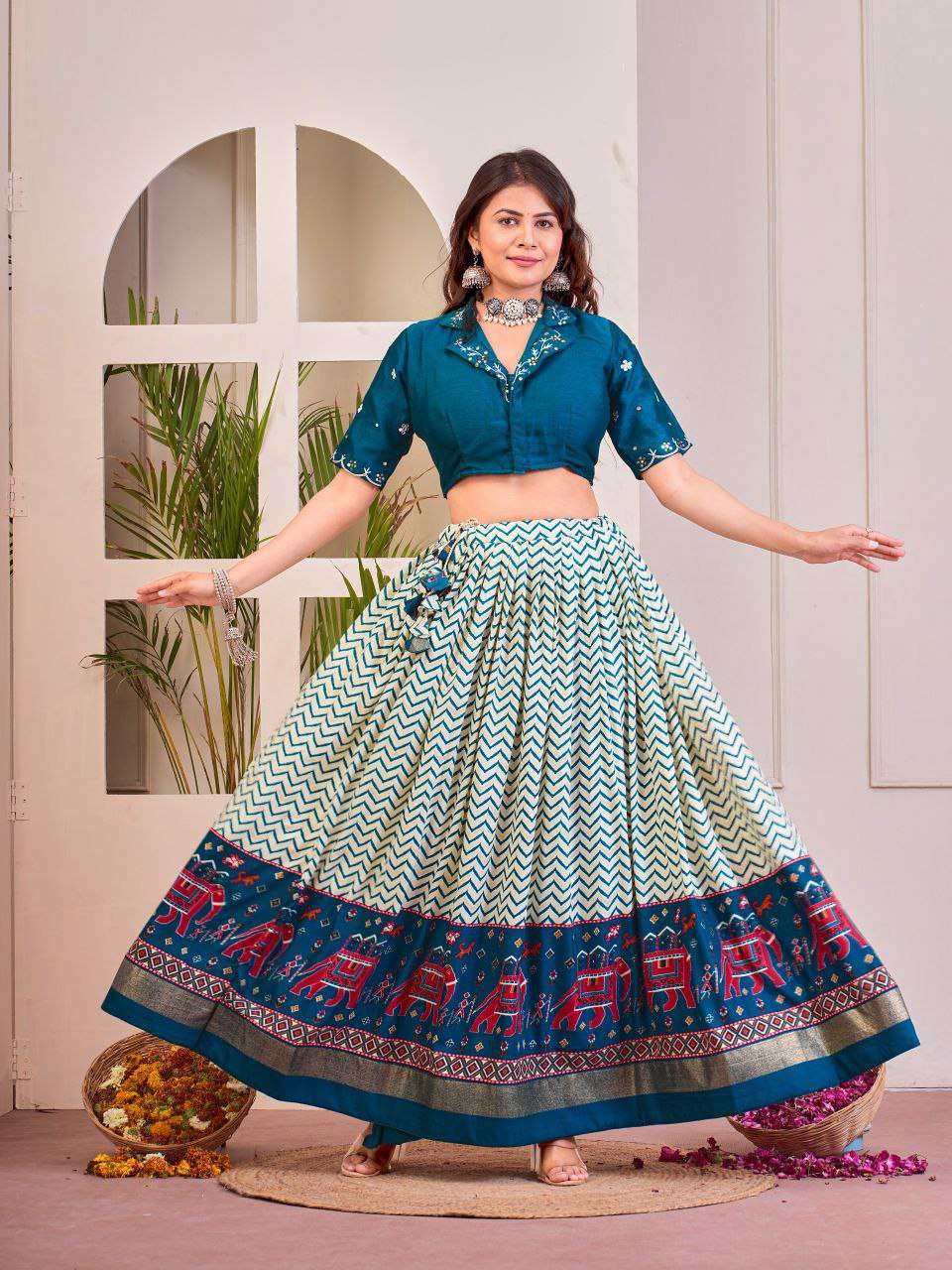 wih9UA.jpg Women's Tussar Silk Patola Print Lehenga Choli Set with Foil Work - Image 2